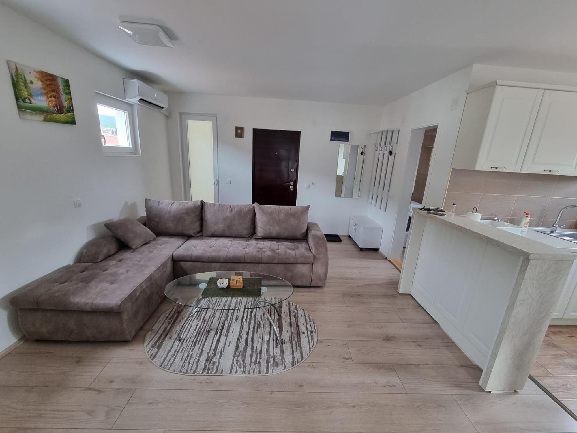 Apartment Nada-s *